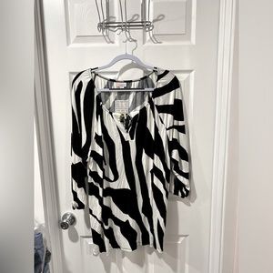 Lularoe NWT Debra Peasant blouse, black and white, size 3X, Zebra pattern